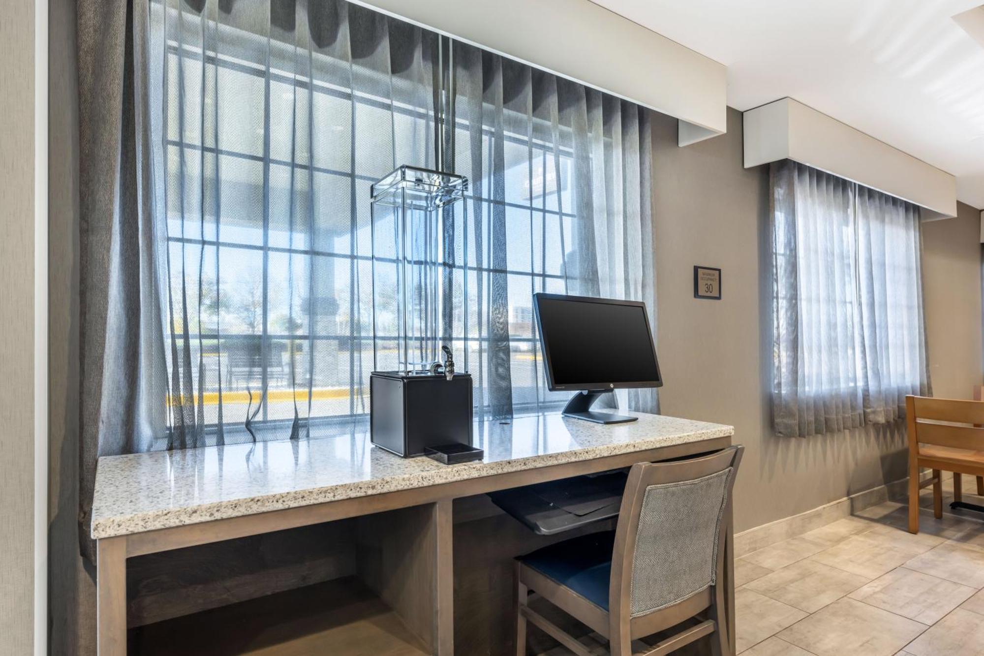 Country Inn & Suites By Radisson Bolingbrook, I-55 Dış mekan fotoğraf